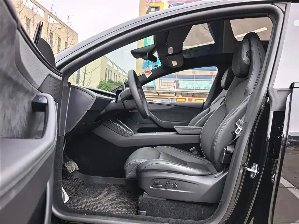 Tesla Model Y L 2025 из CN, фото 9