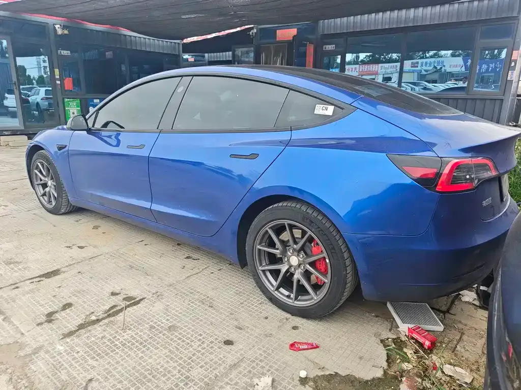 Tesla Model 3 — фото 2
