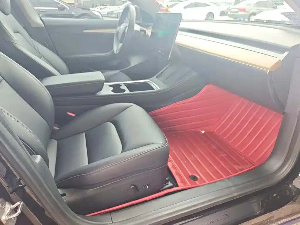 Tesla Model 3 — фото 6