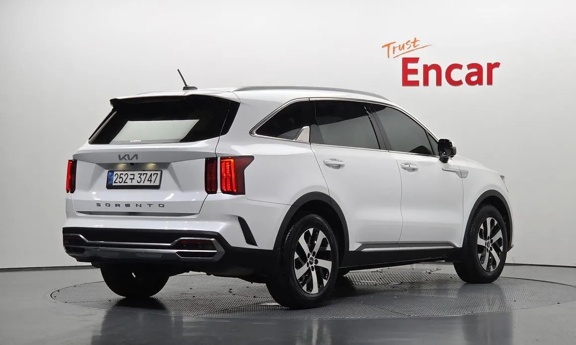 Kia Sorento — фото 6