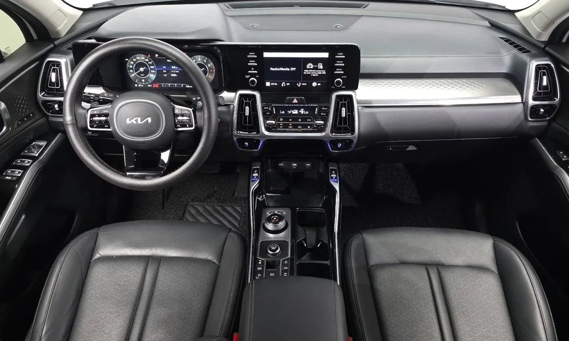 Kia Sorento — фото 9