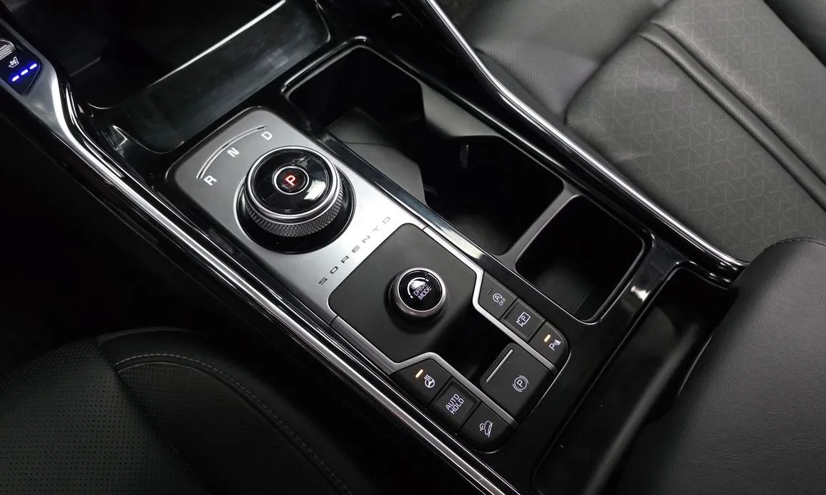 Kia Sorento — фото 4