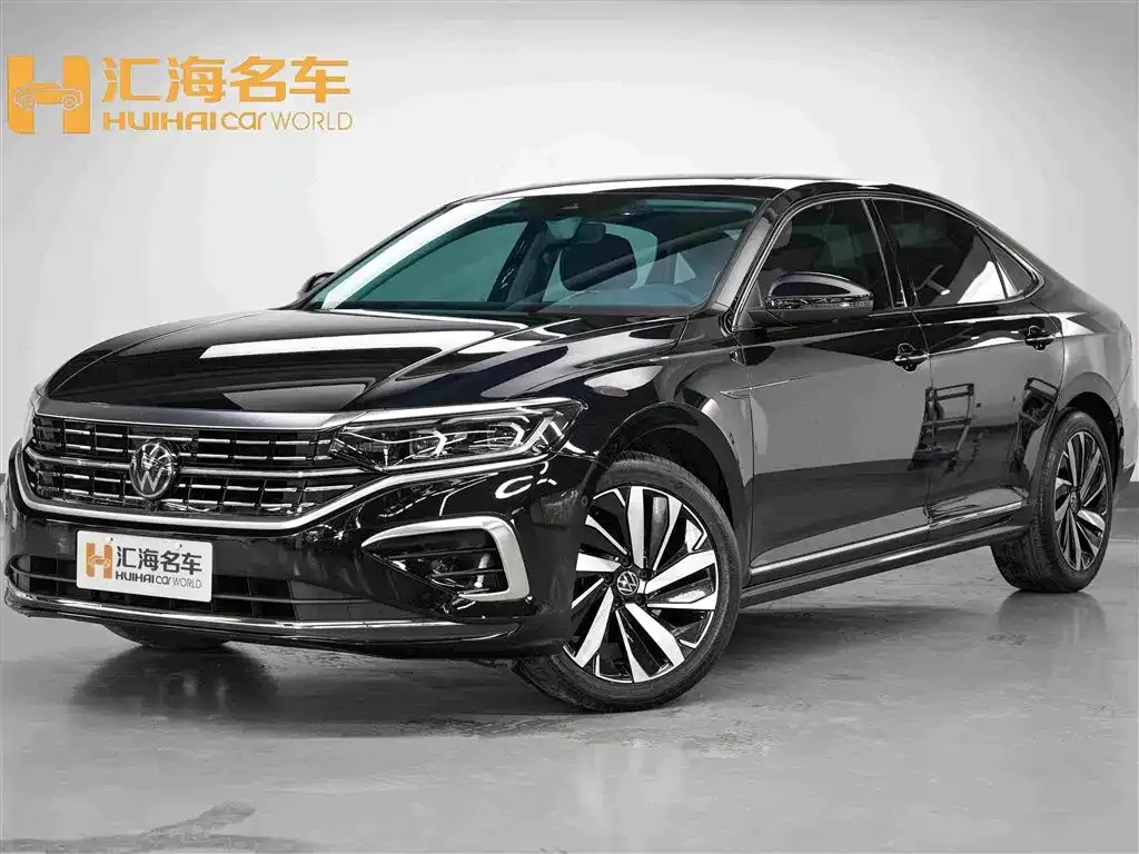 Volkswagen Passat — фото 1