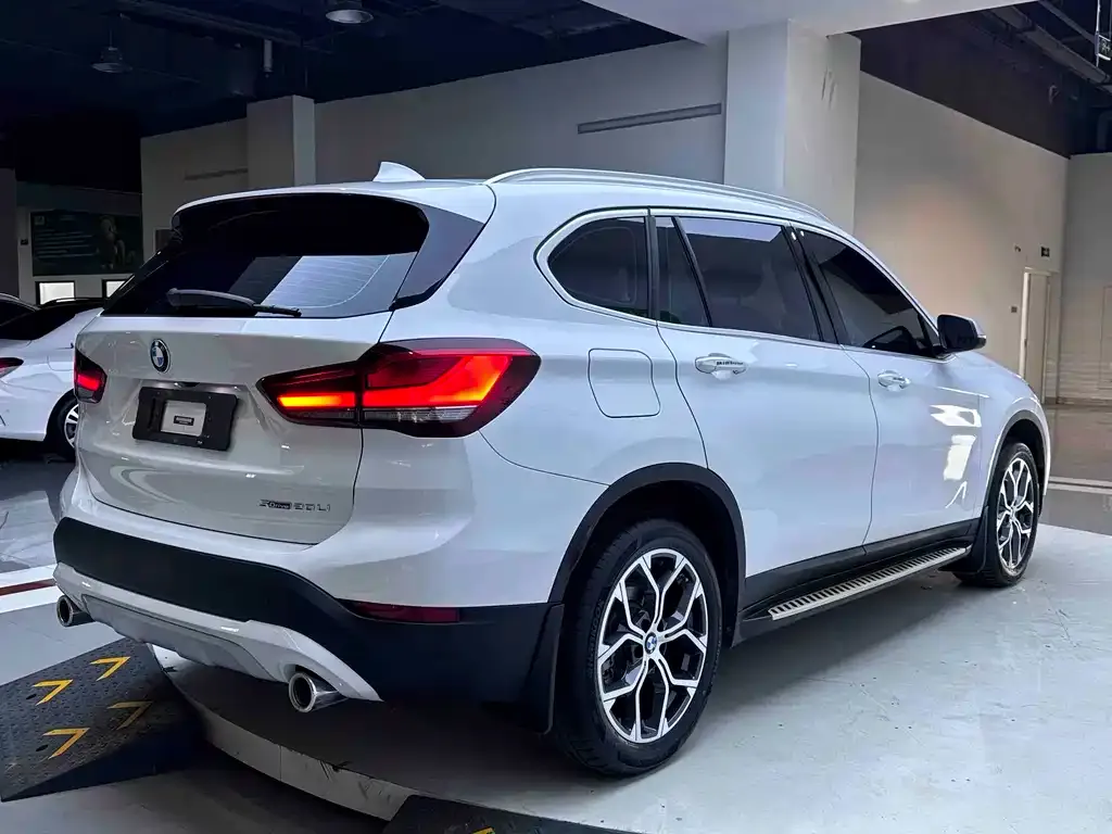 BMW X1 — фото 8
