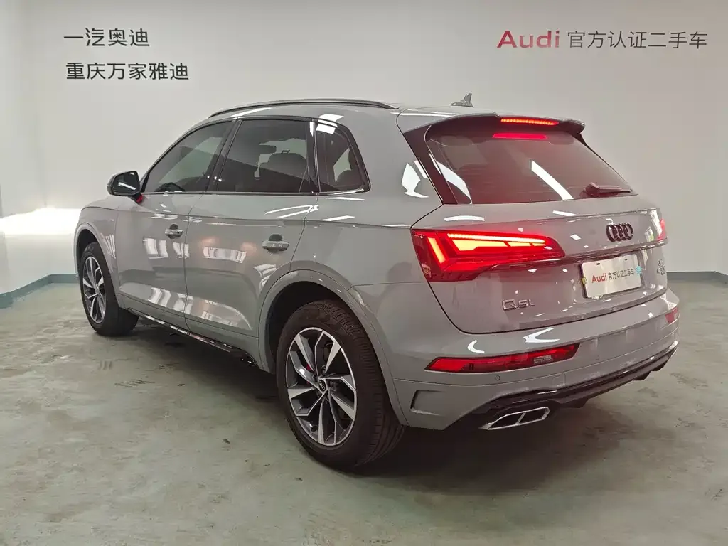 Audi Q5L — фото 10