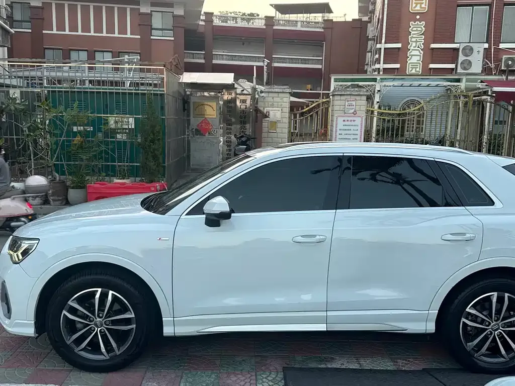 Audi Q3 2021 из CN, фото 5