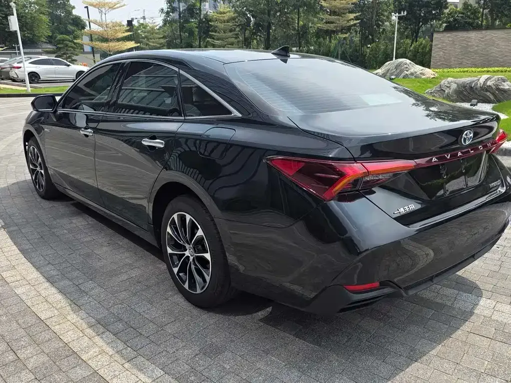 Toyota Avalon — фото 10