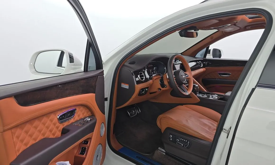 Bentley Bentayga 2022 из KR, фото 2
