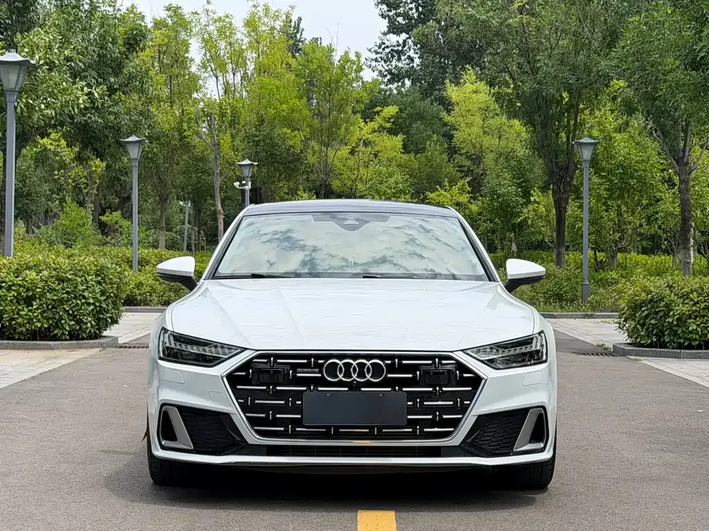 Audi A7L — фото 8