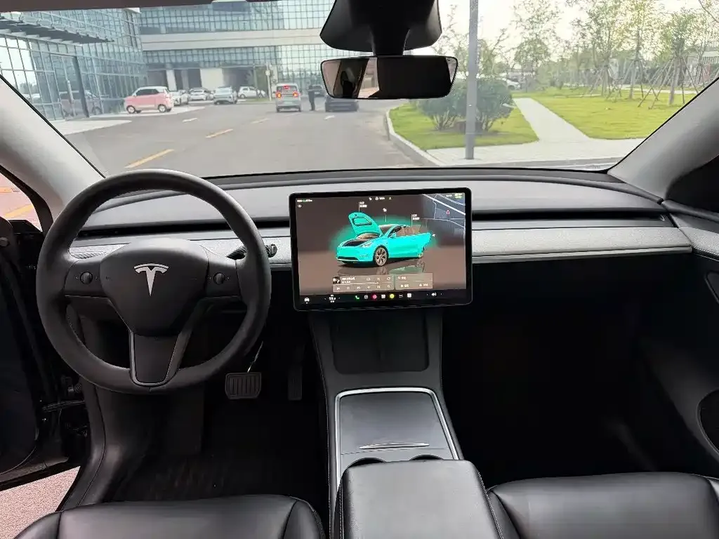 Tesla Model Y — фото 3