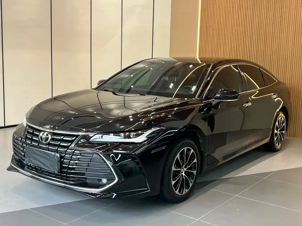 Toyota Avalon — фото 1