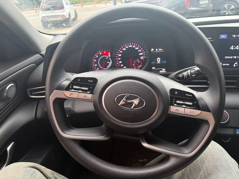 Hyundai AVANTE 2021 из KR, фото 3