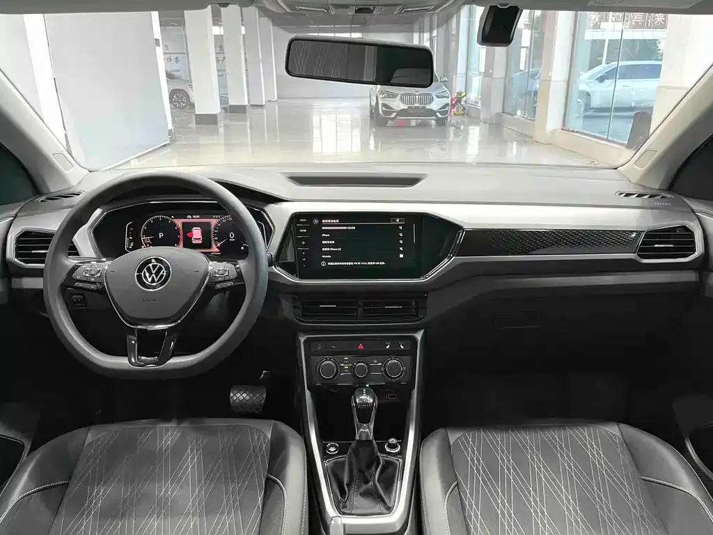 Volkswagen T-Cross — фото 9