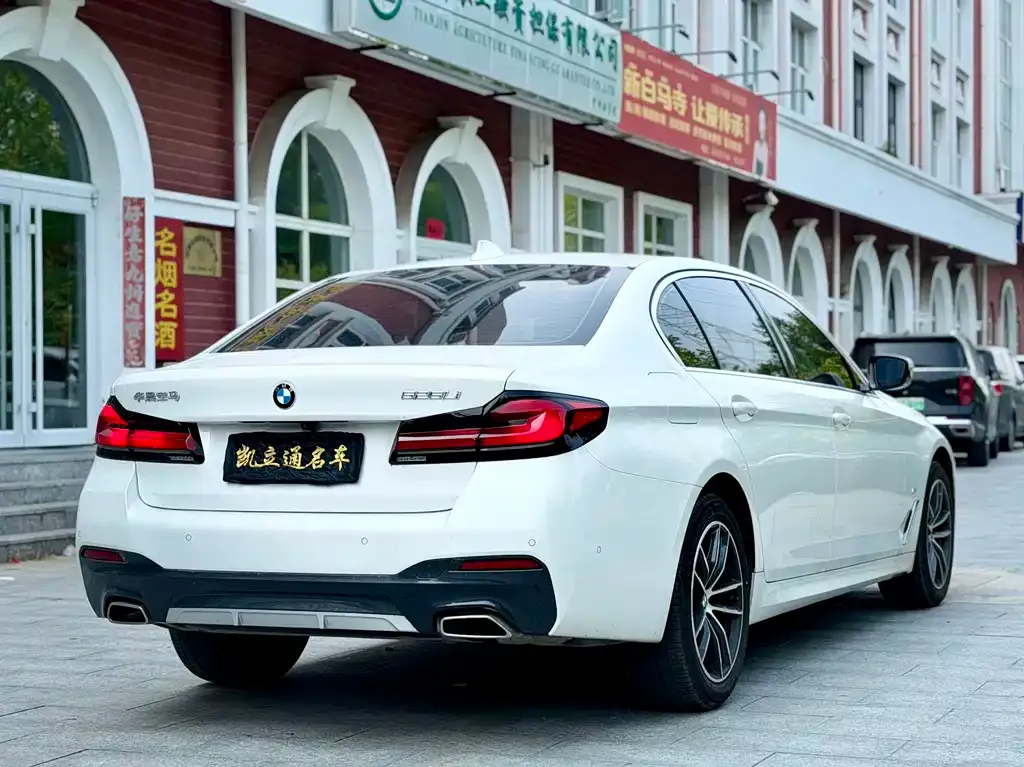 BMW 5 Series — фото 4