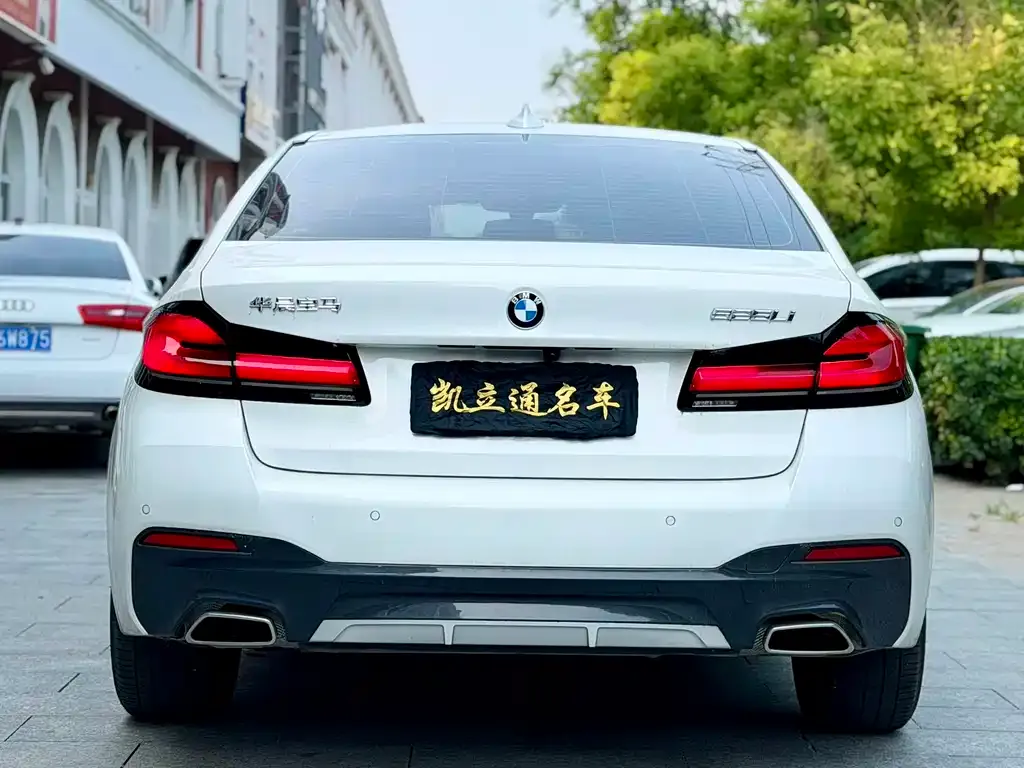 BMW 5 Series — фото 2