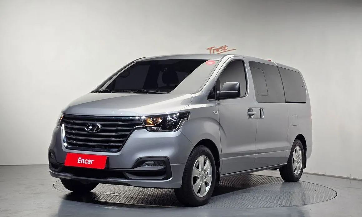 Hyundai Starex — фото 1