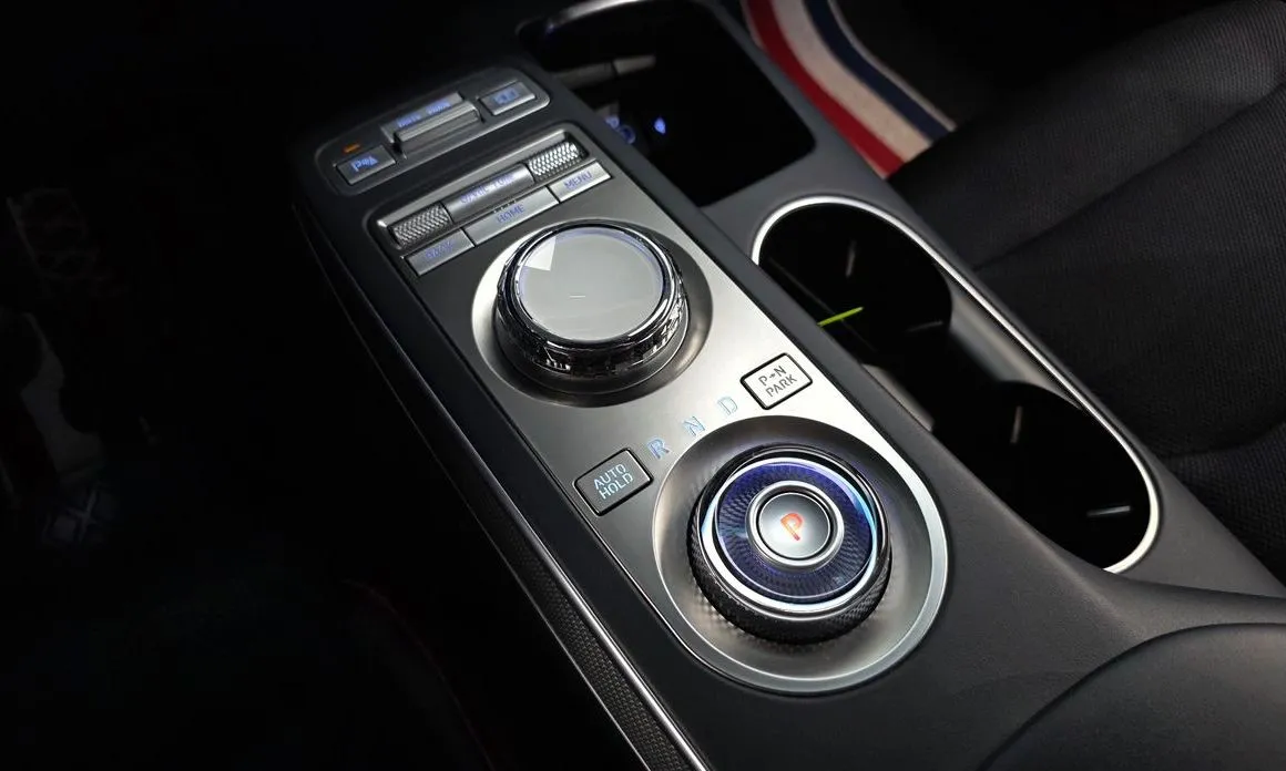 Genesis GV70 — фото 3