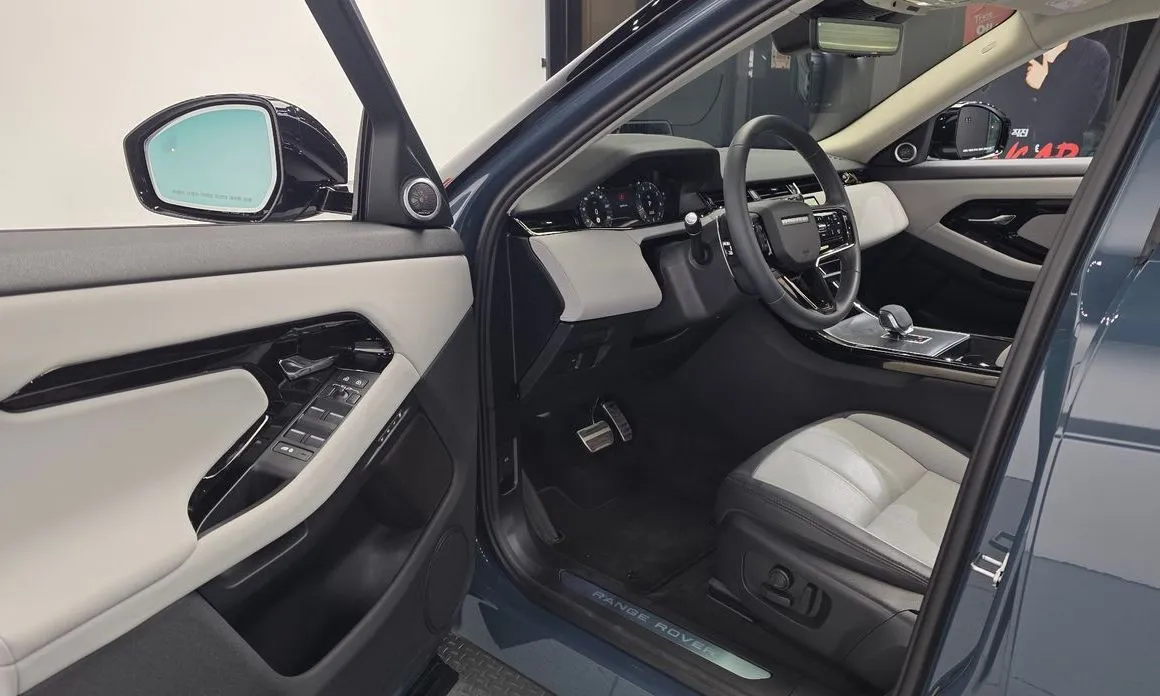 Land Rover Range Rover Evoque — фото 8