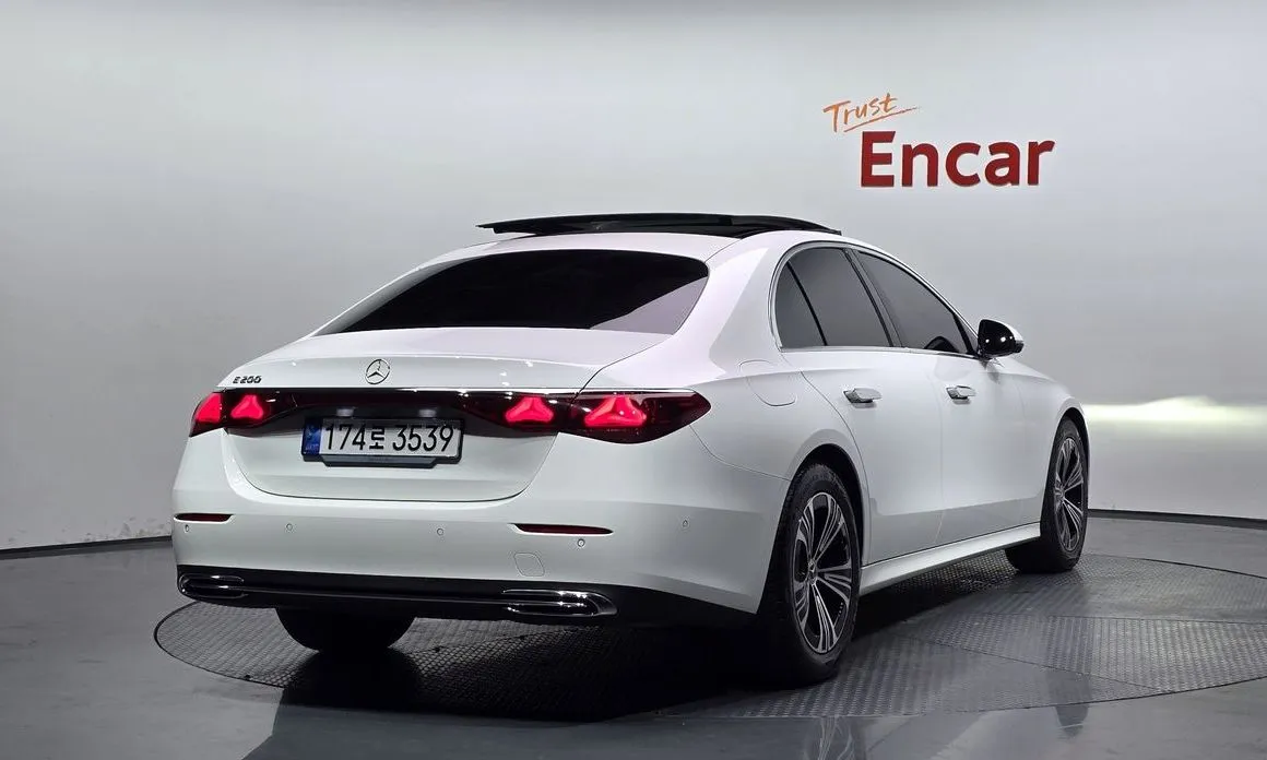 Mercedes-Benz E-Class 2024 из KR, фото 5