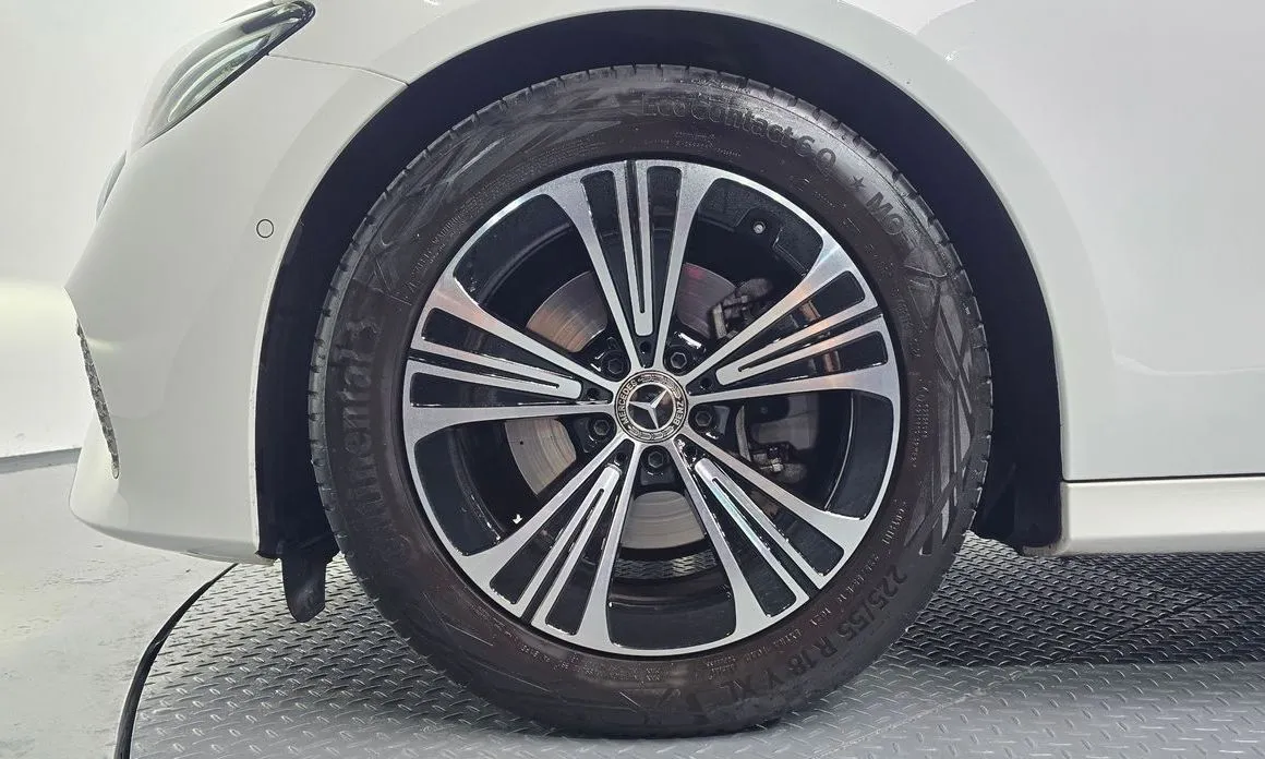 Mercedes-Benz E-Class 2024 из KR, фото 4