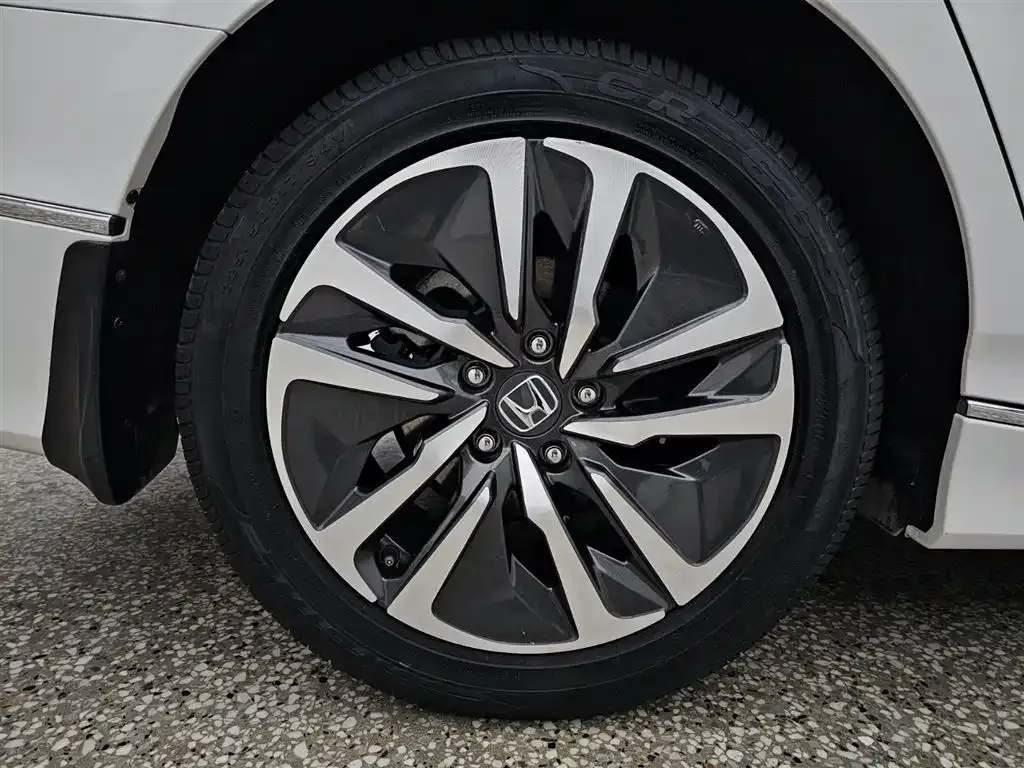 Honda Accord — фото 10