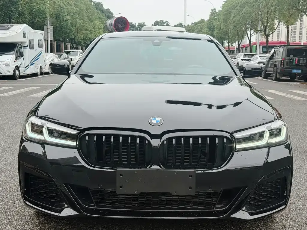 BMW 5 Series — фото 2