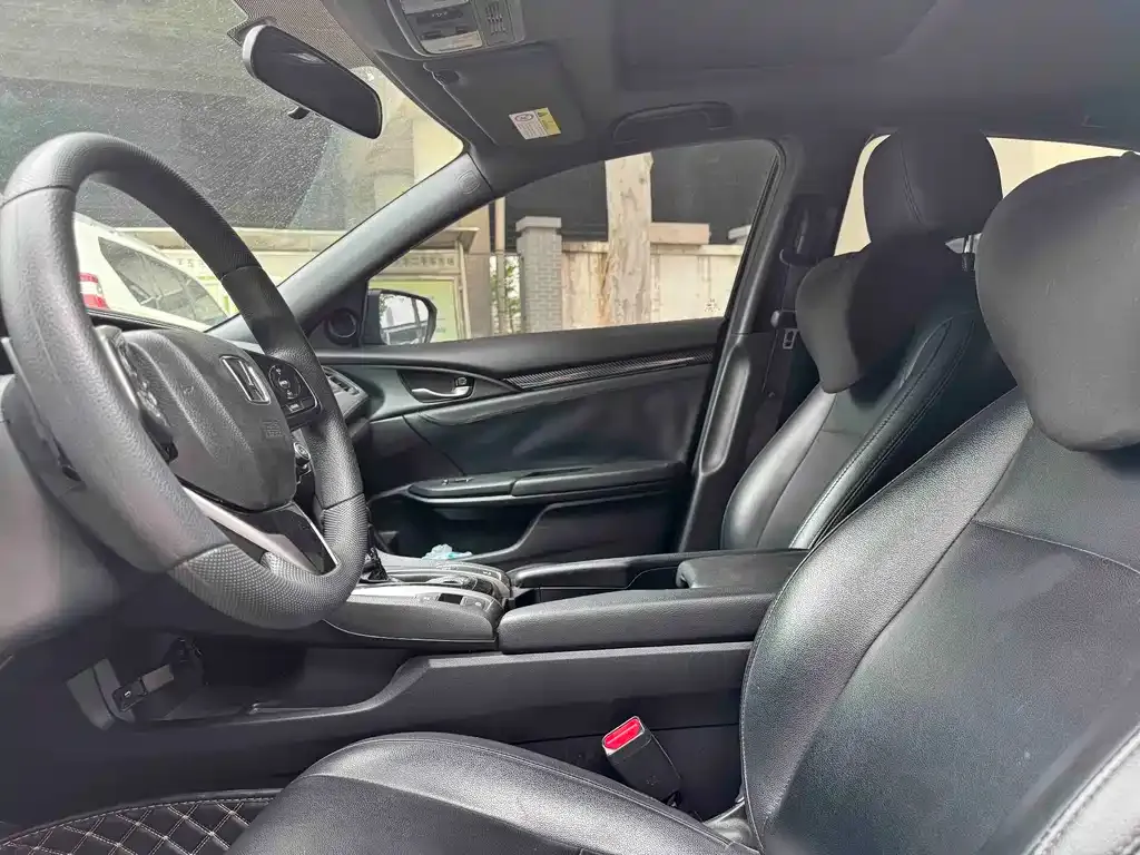 Honda Civic — фото 7