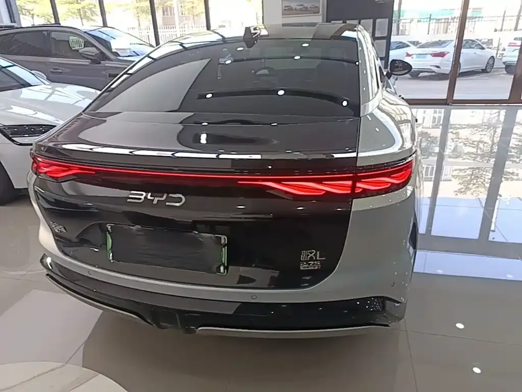 BYD Han L — фото 4