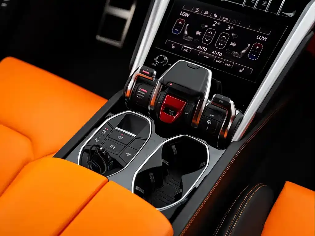 Lamborghini Urus — фото 9