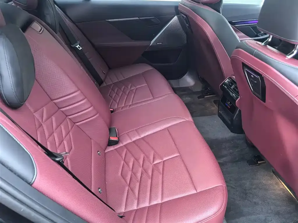 BMW i5 2025 из CN, фото 8