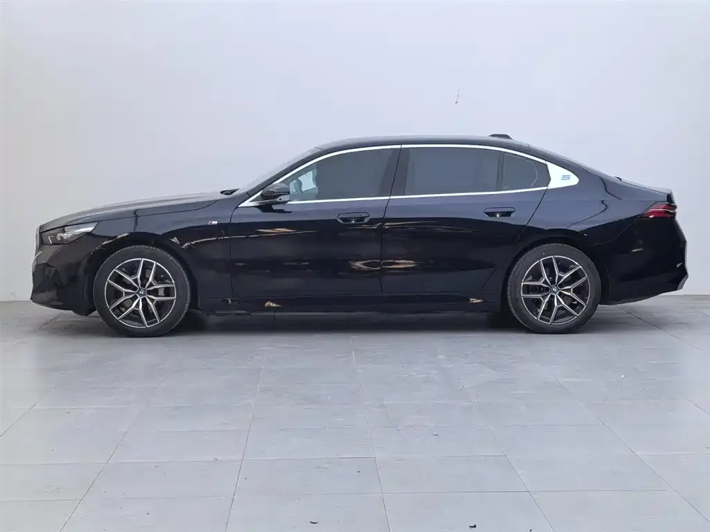BMW i5 2025 из CN, фото 2