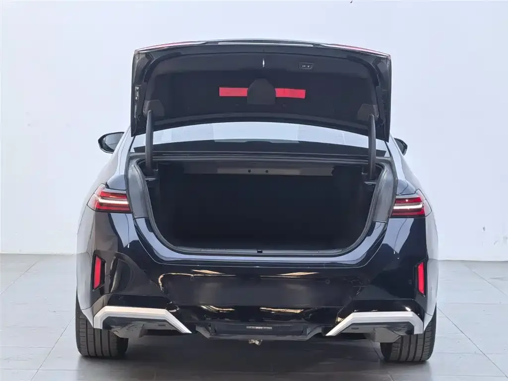 BMW i5 2025 из CN, фото 5