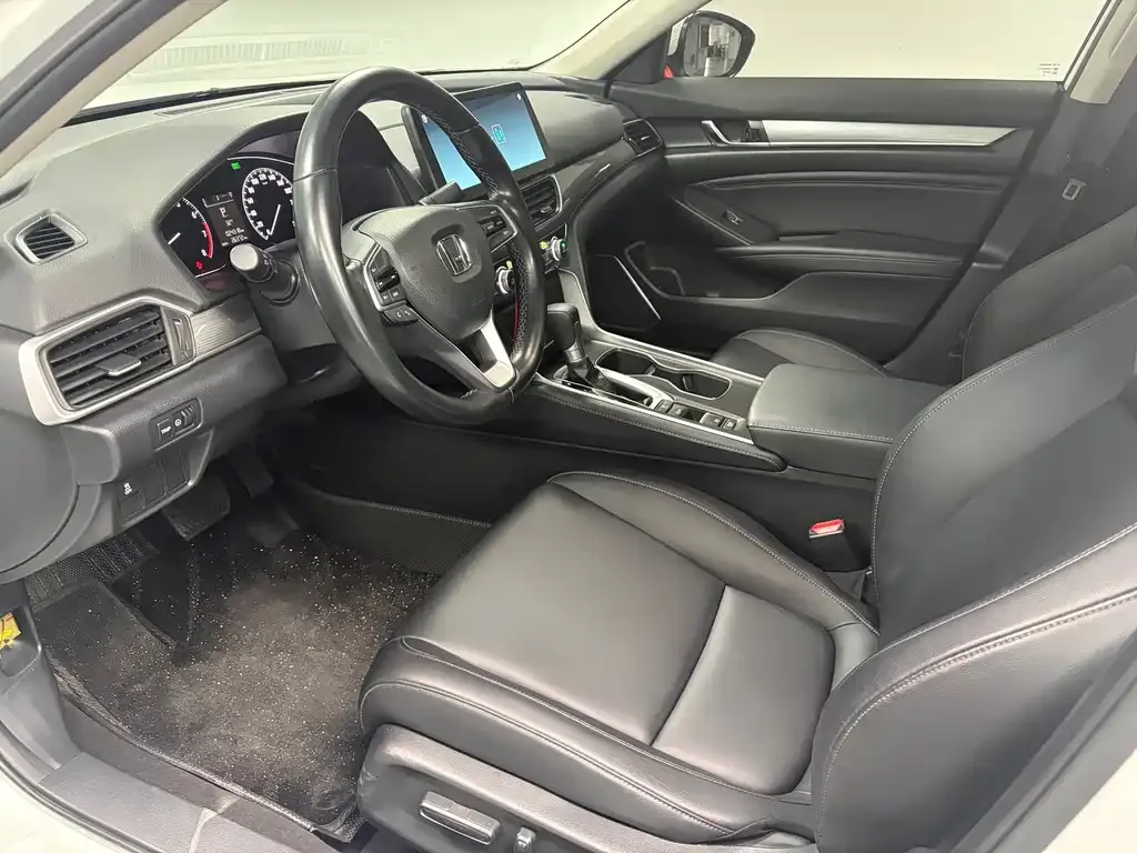 Honda Accord — фото 10