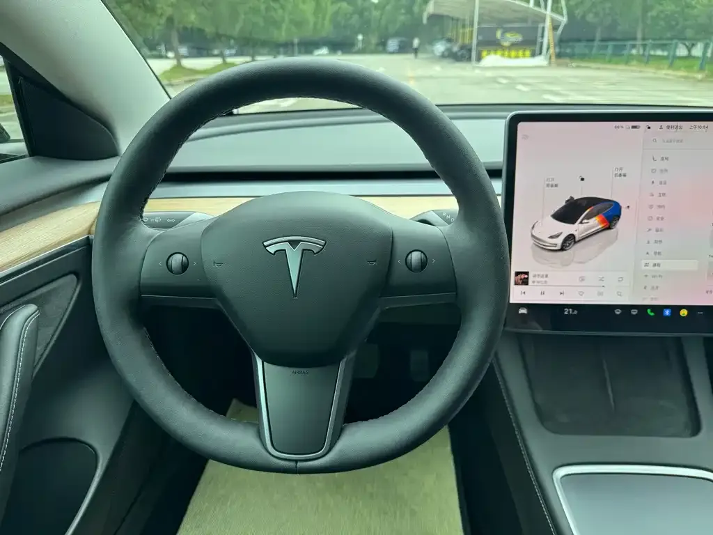 Tesla Model 3 — фото 4
