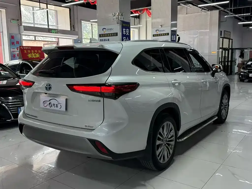 Toyota Highlander — фото 5