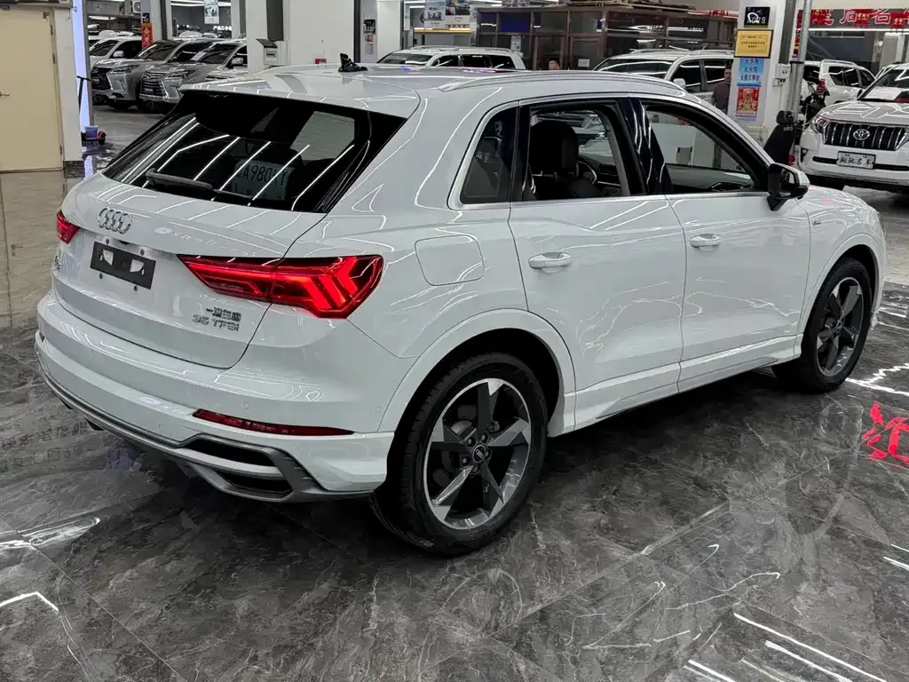 Audi Q3 — фото 6