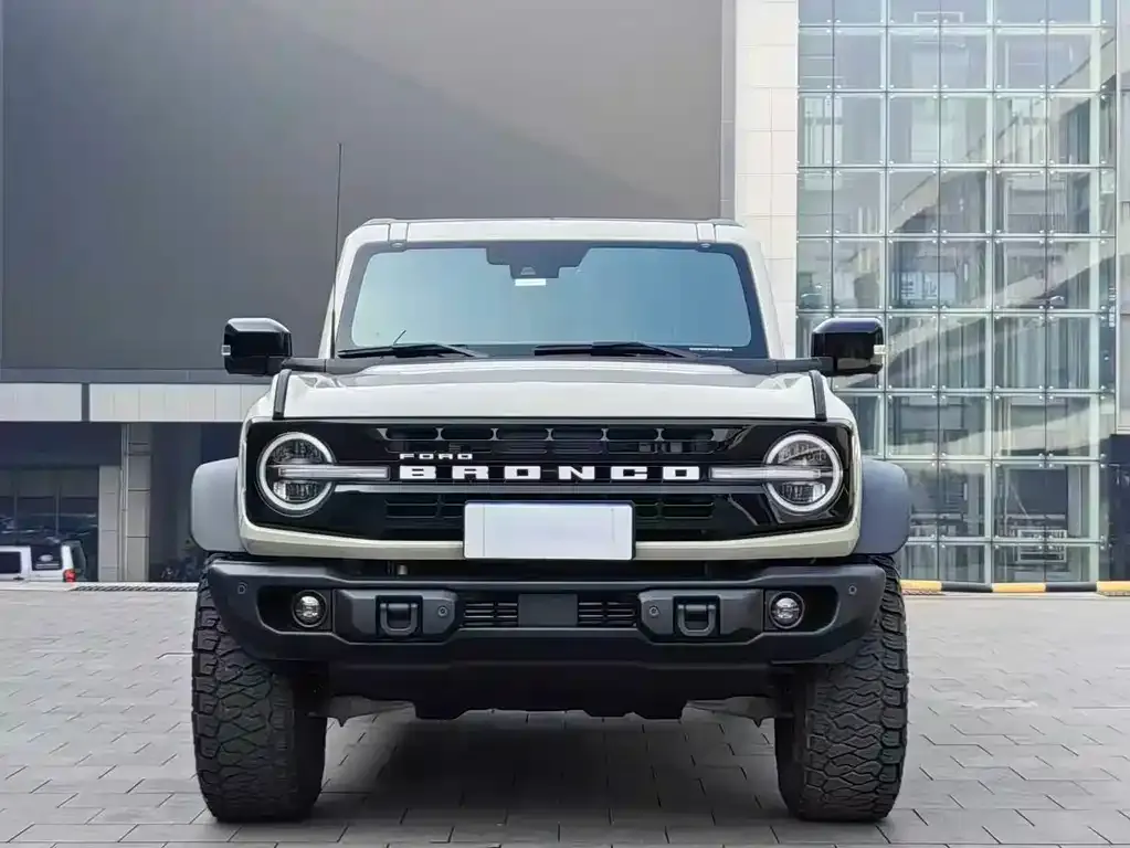 Ford Bronco — фото 10