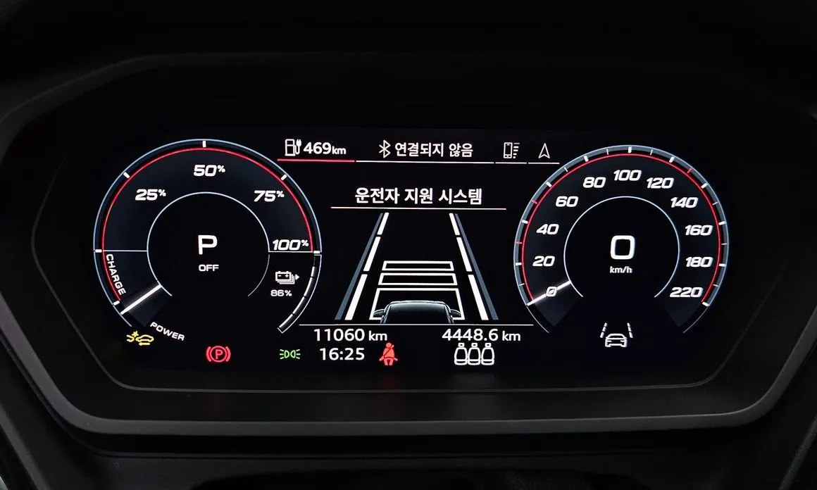 Audi Q4 e-tron — фото 2