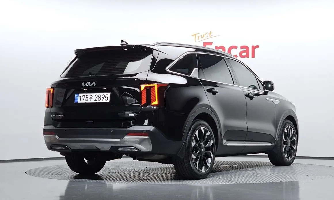 Kia Sorento — фото 7
