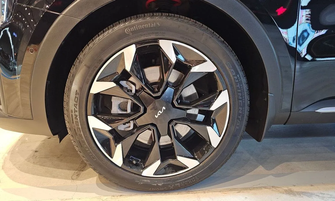 Kia Sorento — фото 10