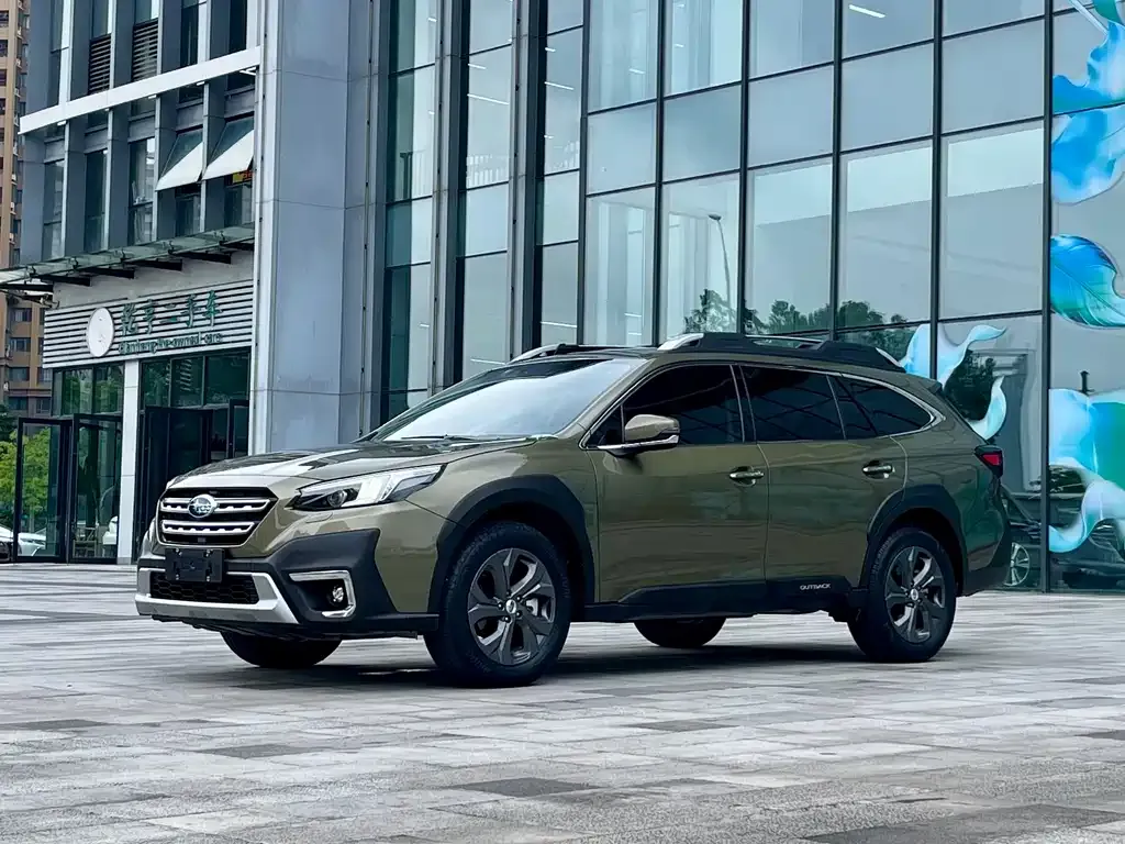 Subaru Outback — фото 1