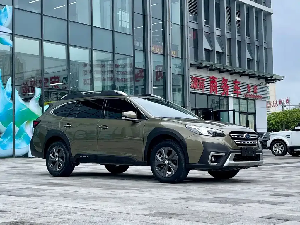 Subaru Outback — фото 6