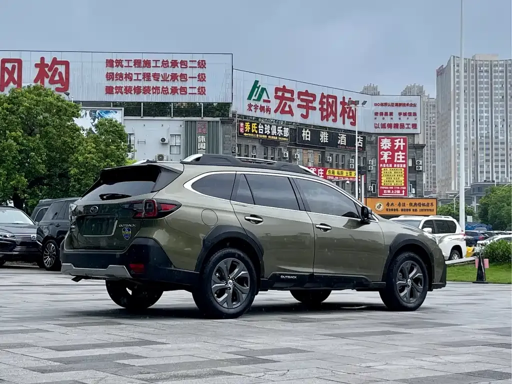 Subaru Outback — фото 9
