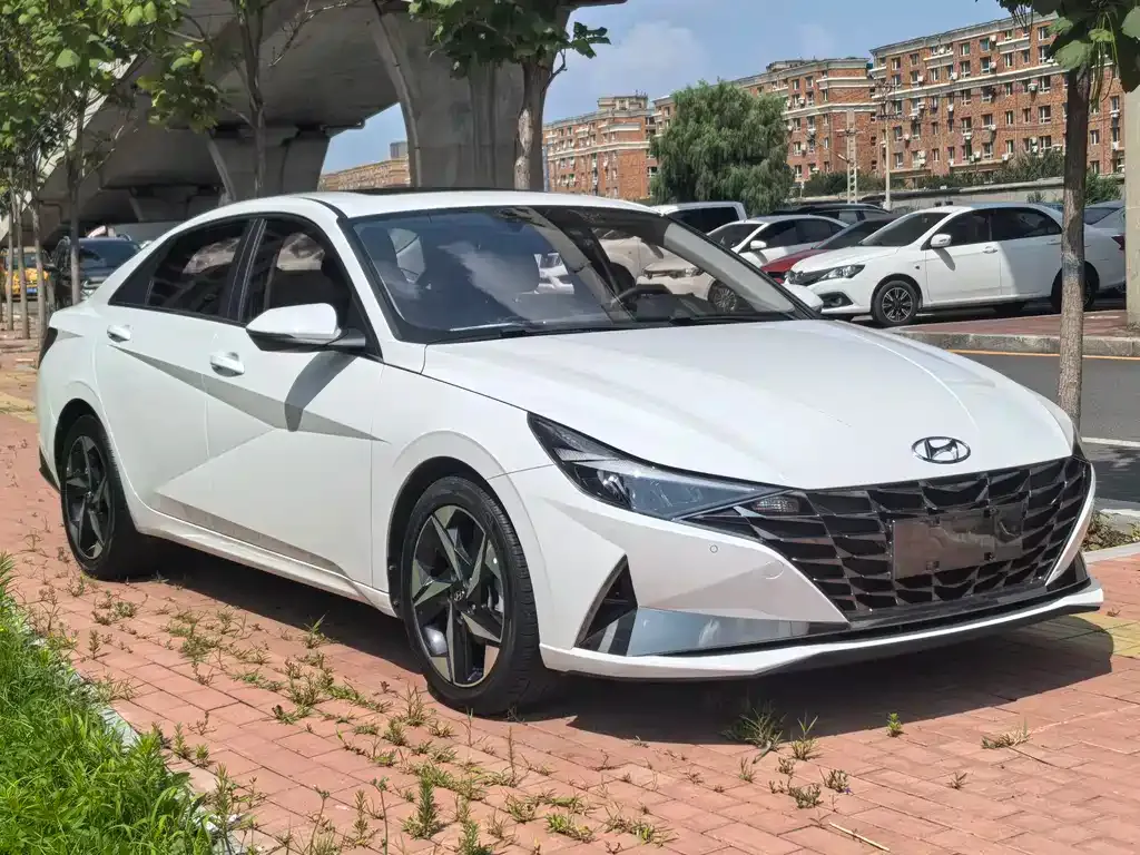 Hyundai Elantra — фото 4