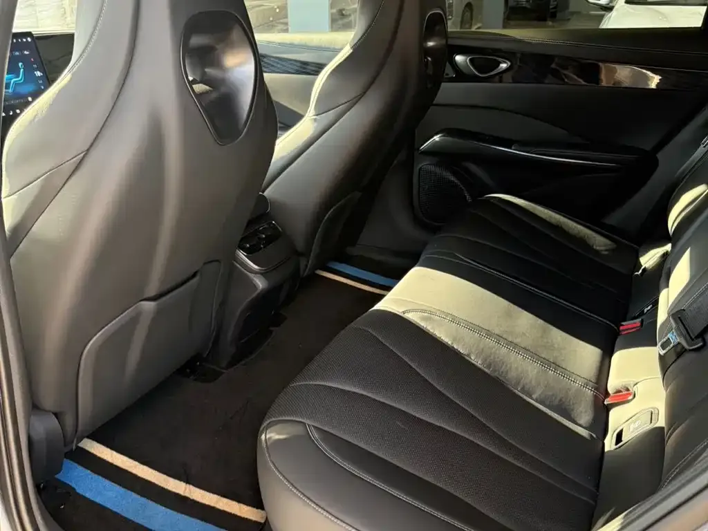 BYD Seal — фото 6