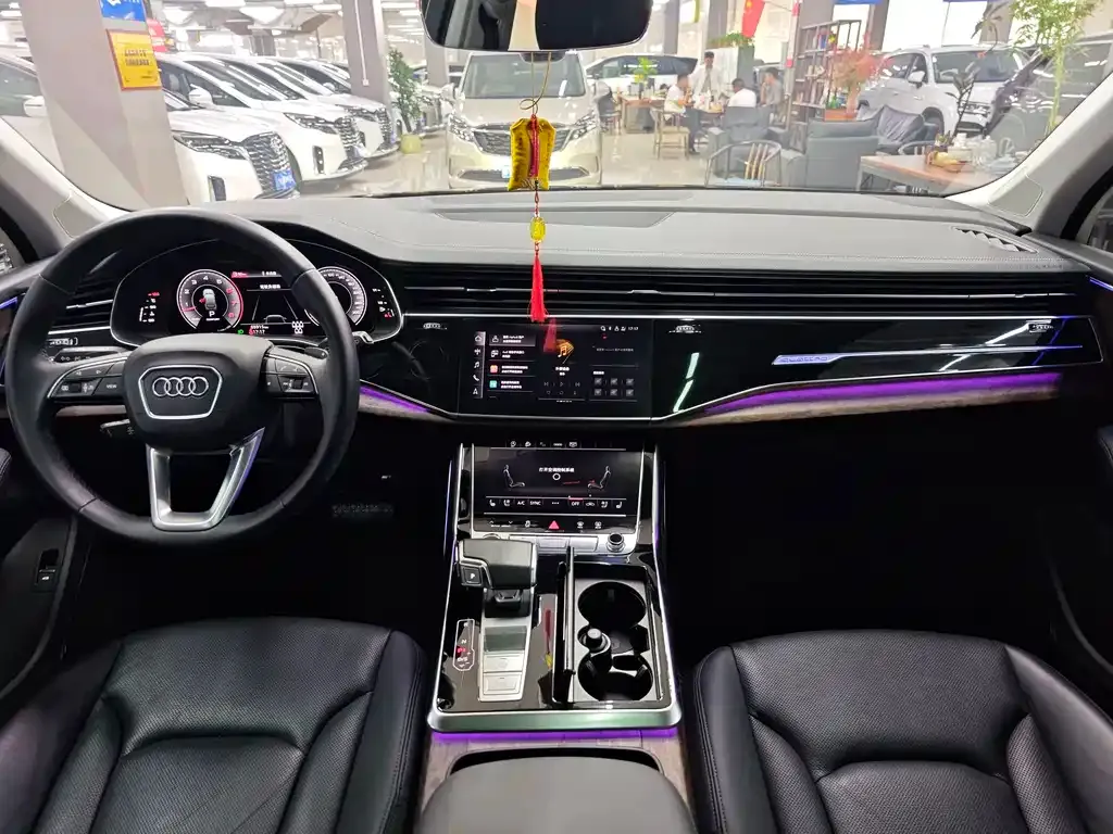 Audi Q7 — фото 5