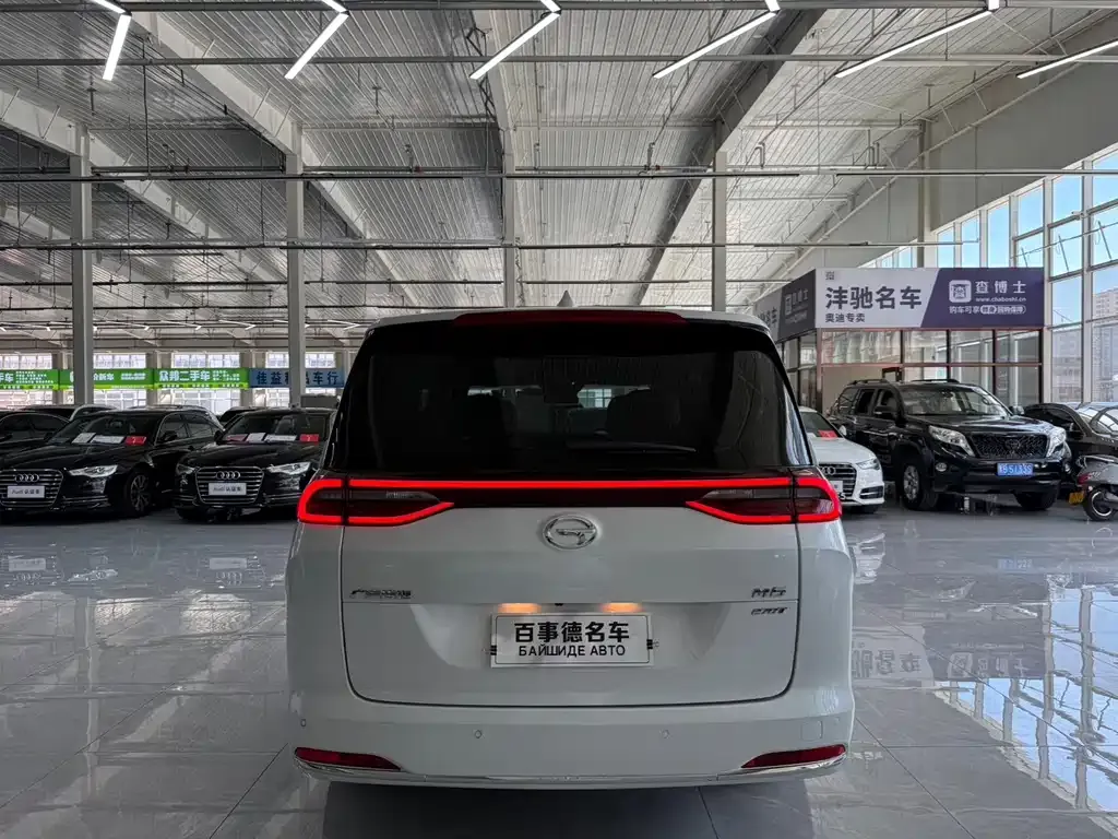 GAC Motor Trumpchi M6 — фото 10