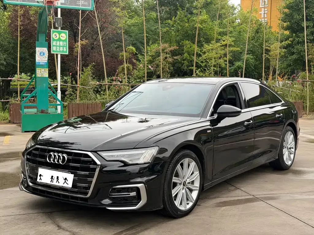 Audi A6L — фото 1