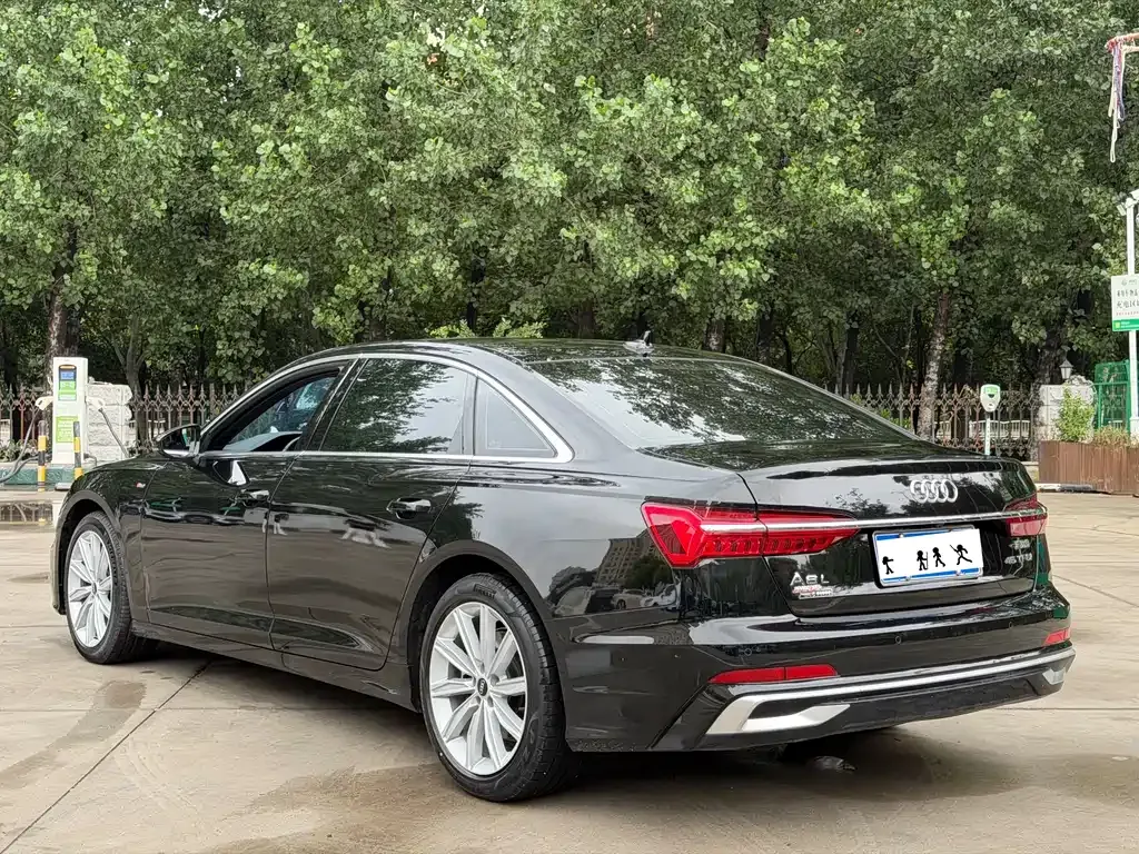 Audi A6L — фото 6