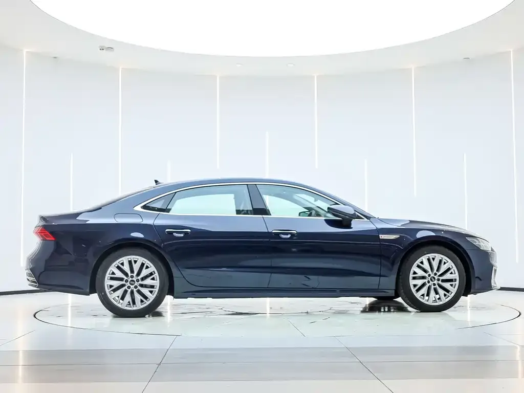 Audi A7L 2024 из CN, фото 6